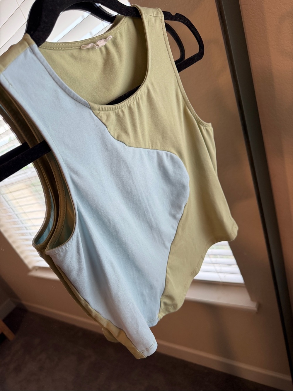 Bear Dance Pastel Colorblock Wavy Patchwork Cropped Tank Top - Picture 3 of 5